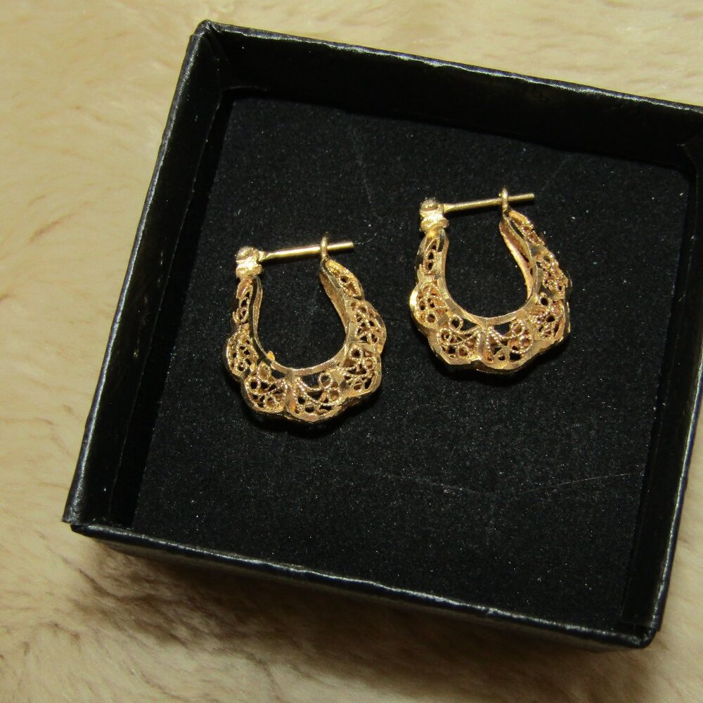 14kt Gold Filigree Hoop Earrings